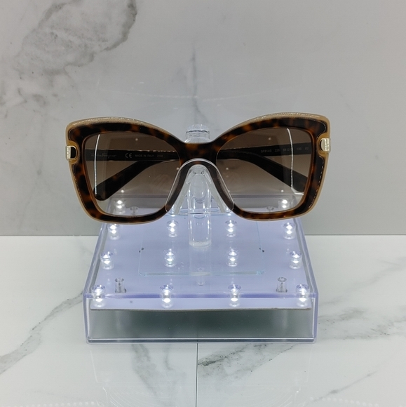 Salvatore Ferragamo Oversized Sunglasses - Picture 5 of 6